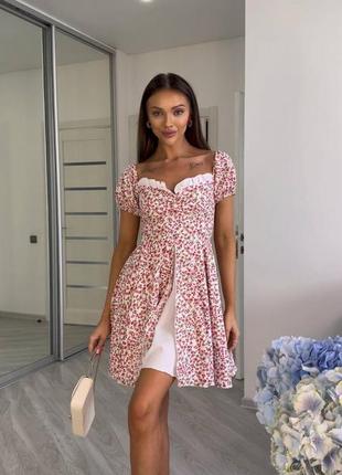 Платье в цветочном принте с белой под юбкой🌸