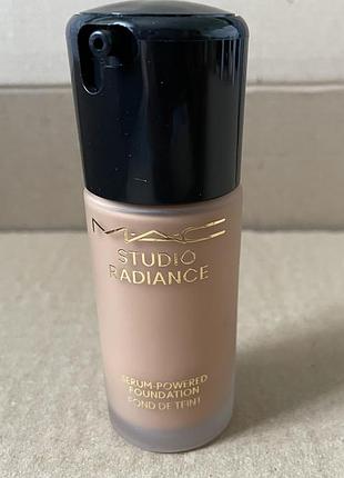Mac studio radiance serum-powered foundation, тональна основа для обличчя, nw25, 30ml