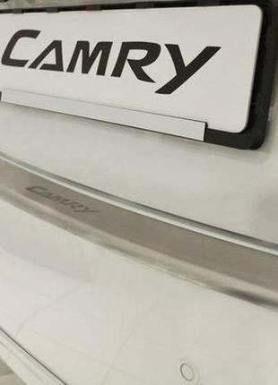 Накладка на бампер toyota camry 2012- с загибом без надписи nataniko