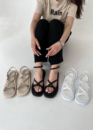 Жіночі босоніжки