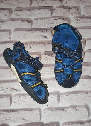 Дитячі закриті сандалі босоніжки tu