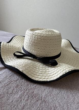 Капелюх жіночий