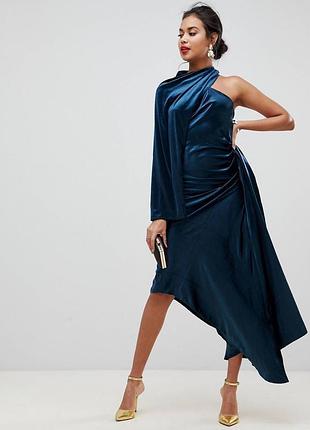 Оксамитове асиметричне драпіроване плаття asos edition