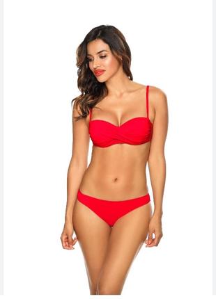 Червоний купальник