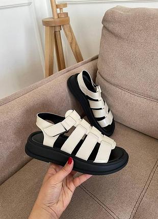 Босоніжки жіночі