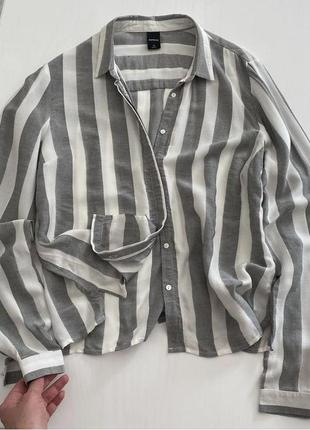 🩶гарна сорочка в смужку від zebra  має розрізи по бокам  натуральна, 100% віскоза 🥰 натуральні ґудзики