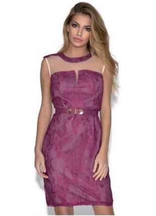 Ошатне мереживне плаття.