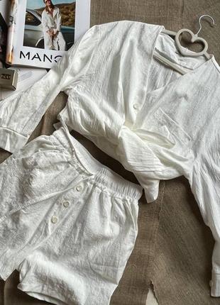 Жіночий легкий лляний костюм (шорти + сорочка)