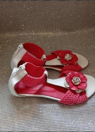 Босоніжки шкіряні жіночі3 фото