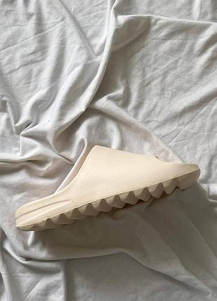 Шлепанцы в стиле Оригінальні жіночі кросівки adidas no logo4 фото