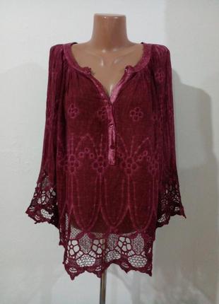 Красивая блуза с кружевом италия