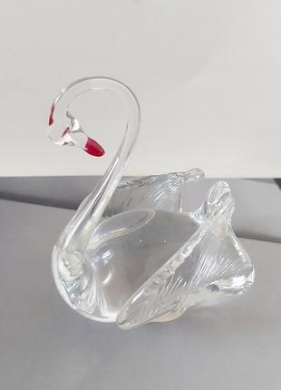 Статуетка лебідь