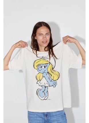 Широкая футболка зара белый топ оверсайз с принтом рисунком от zara