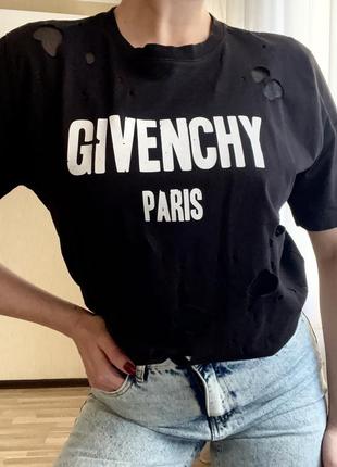Футболка givenchy