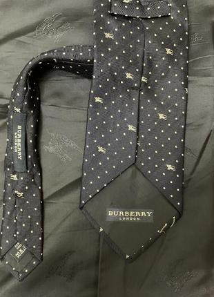 166697114 panel long burberry detail riccardo tisci spring summer 2019 campaign sora choi fran summers stella tennant burberry detail 599 burberry detail