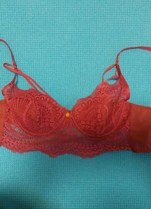 Лифчик  бюстгальтер