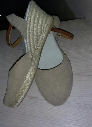 Sansibar( нижняя) - замшевые босоножки на танкетке 38 размер (24,5 см)