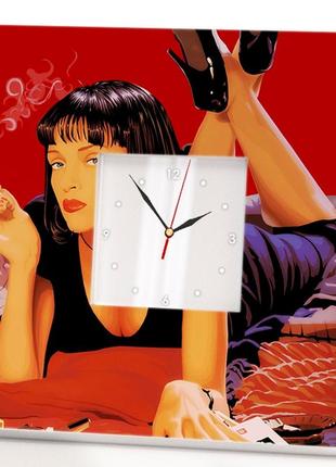 Часы "ума турман. криминальное чтиво. pulp fiction" подарок фанату кино, для спальни, бара, клуба, кафе, офиса