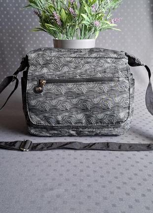 Красива чорно сіра нейлонова сумка в новому стані