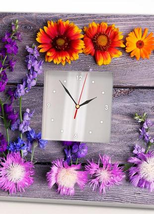 Декор годинник із зображенням "квіти. жоржини на дерев'яному тлі" для кухні, кафе, бару, ресторану