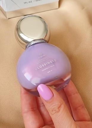 База под макияж увлажняющая glossiness smoothing primer bogenia