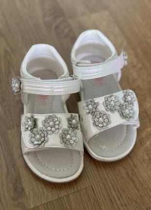 Босоніжки для дівчинки