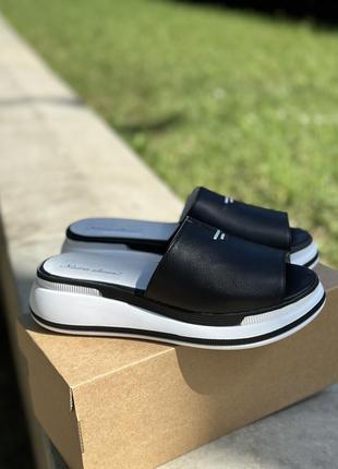 Женские черные шлепанцы из натуральной кожи