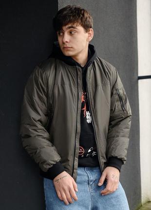 Молодежный бомбер цвета хаки staff ye khaki