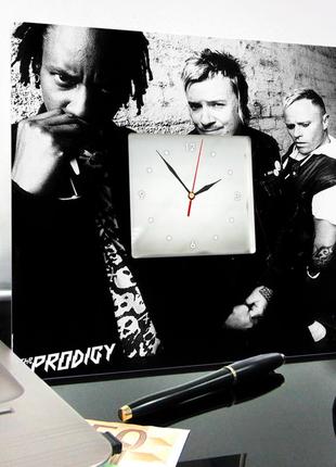 Часы "группа the prodigy" подарок для фанатов электронной музыки, музыкантов, декор в бар, клуб, студию3 фото