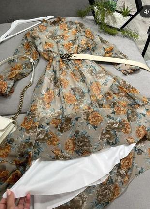 Романтична сукня в квітковий принт4 фото