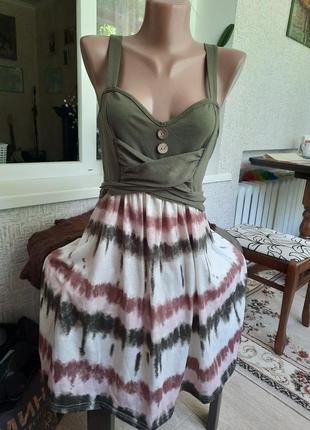 Продам яскравий  сарафан.