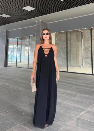 Є відео сукня сарафан а стилі zara чорна