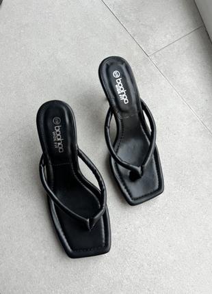 Босоножки шлепки на мини каблуке вьетнамки