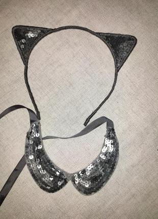 Обруч для волос с ушками из металла.