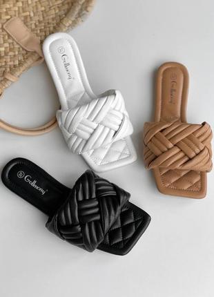 Шльопанці плетіння шкіряні у бежевому чорному та білому кольорі ❤️❤️❤️