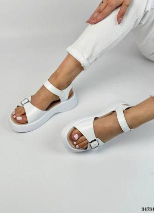 Кожаные босоножки с ремешком для регуляции полноты7 фото