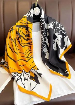 Сатинова жіноча шаль чорно жовта штучний шовк палантин шарф в квітковий графічний принт