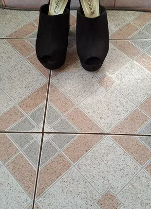 Босоножки фирмы "new look", размер 38.