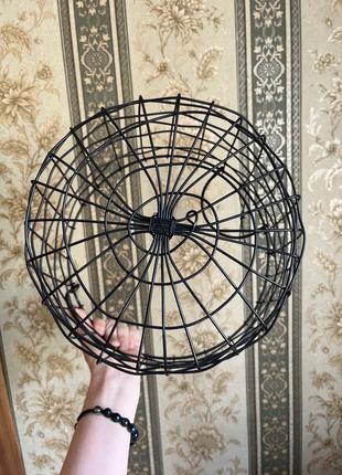 Металичечкая корзина от sinsay черная