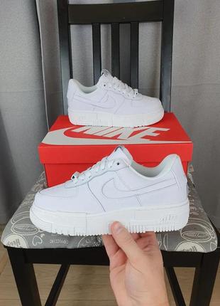 Белые женские кроссовки репл. nike air force 1 pixel white. женские кроссы найк аир форс 1 пиксель белого1 фото