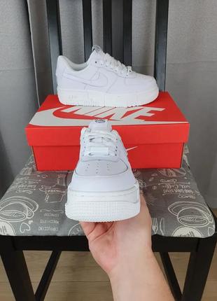 Белые женские кроссовки репл. nike air force 1 pixel white. женские кроссы найк аир форс 1 пиксель белого6 фото