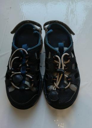 Кожаные закрытые босоножки clarks 27 р