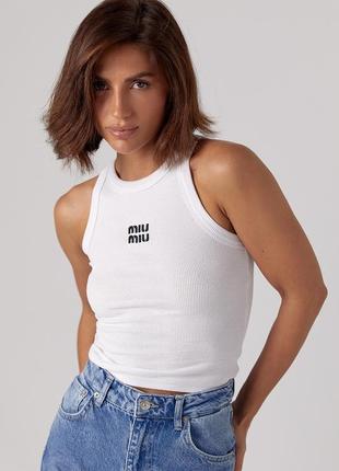 Майка в рубчик с вышитой надписью miu miu