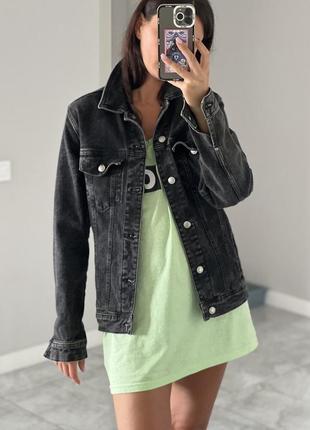 Чорна джинсова куртка zara