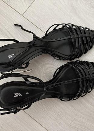 Босоніжки zara