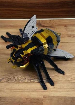 Пчела на радиоуправлении "spray bees"