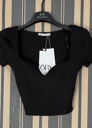 Zara s топ в рубчик коротка футболка черная
