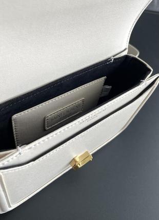 Жіноча біла сумка