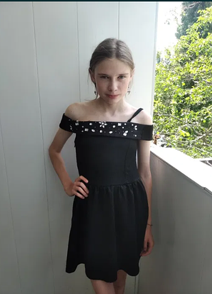 Чёрное стильное платье на 11-13 лет