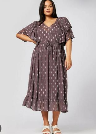 Платье с воланами и серебром